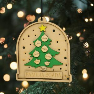 Adorno de madera personalizado con los nombres de tu familia